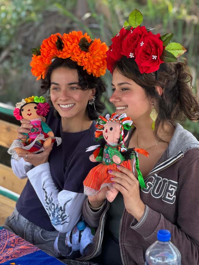 Xochimilco: Island of the Dolls Tour Games and Drinks - Who should book this experience