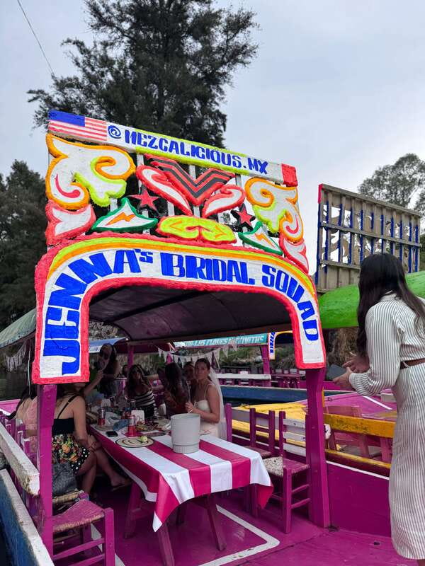 Xochimilco: Tequila tasting (unlimited) and cultural party on a boat - The final 10 minutes: free time before returning