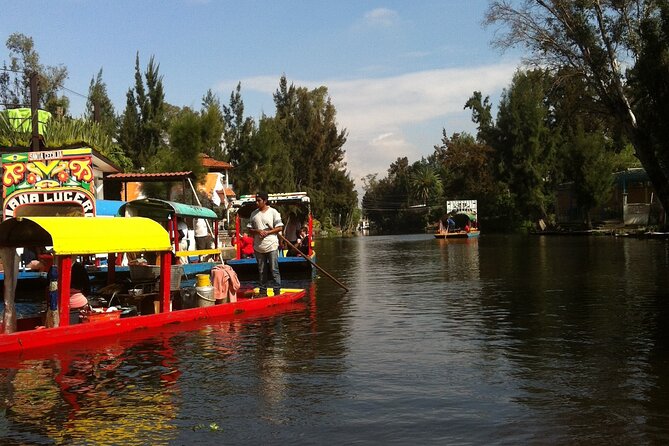 Xochimilco Tour - From the Angel of Independence to the canals